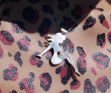 Load image into Gallery viewer, ๐๐ข๐ฎ๐ข๐ฏ๐ต๐ฉ๐ข ๐๐ฐ๐ฏ๐ฆ๐ด - ๐๐ต๐ฆ๐ณ๐ญ๐ช๐ฏ๐จ ๐๐ช๐ญ๐ท๐ฆ๐ณ