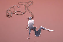 Load image into Gallery viewer, ๐๐ข๐ฎ๐ข๐ฏ๐ต๐ฉ๐ข ๐๐ฐ๐ฏ๐ฆ๐ด - ๐๐ต๐ฆ๐ณ๐ญ๐ช๐ฏ๐จ ๐๐ช๐ญ๐ท๐ฆ๐ณ