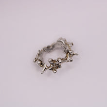 Load image into Gallery viewer, ๐๐ฉ๐ฆ ๐๐ฐ๐ฎ๐ง๐ฐ๐ณ๐ต ๐ฐ๐ง ๐๐ฏ ๐๐ต๐ฐ๐ฎ ๐๐ช๐ฏ๐จ