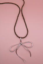 Load image into Gallery viewer, ๐๐ฉ๐ฆ ๐๐ณ๐ถ๐ฆ ๐๐ฐ๐ธ