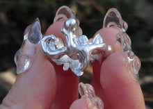 Load image into Gallery viewer, ๐๐ฉ๐ฆ ๐๐ณ๐ณ๐ฆ๐จ๐ถ๐ญ๐ข๐ณ ๐๐ถ๐ณ๐ท๐ฆ ๐๐ช๐ฏ๐จ