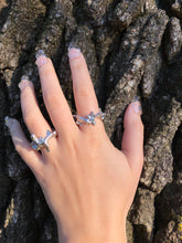 Load image into Gallery viewer, ๐๐ฉ๐ฆ ๐๐ณ๐ณ๐ฆ๐จ๐ถ๐ญ๐ข๐ณ ๐๐ถ๐ณ๐ท๐ฆ ๐๐ช๐ฏ๐จ