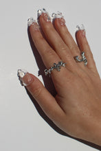 Load image into Gallery viewer, ๐๐ฉ๐ฆ ๐๐ฐ๐ฎ๐ง๐ฐ๐ณ๐ต ๐ฐ๐ง ๐๐ฏ ๐๐ต๐ฐ๐ฎ ๐๐ช๐ฏ๐จ