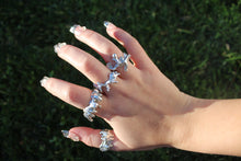 Load image into Gallery viewer, ๐๐ฉ๐ฆ ๐๐ณ๐ณ๐ฆ๐จ๐ถ๐ญ๐ข๐ณ ๐๐ถ๐ณ๐ท๐ฆ ๐๐ช๐ฏ๐จ