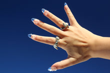 Load image into Gallery viewer, ๐๐ฉ๐ฆ ๐๐ณ๐ณ๐ฆ๐จ๐ถ๐ญ๐ข๐ณ ๐๐ถ๐ณ๐ท๐ฆ ๐๐ช๐ฏ๐จ